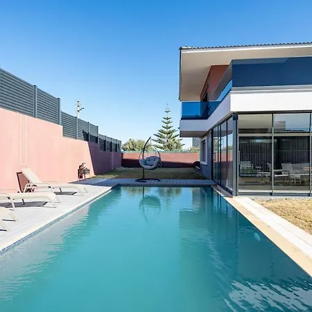 Cesme'de Ozel Havuzlu, Barbeku Alanli Villa-awz111 Willa *