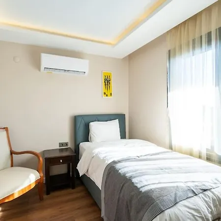 Cesme'de Ozel Havuzlu, Barbeku Alanli Villa-awz111 Willa