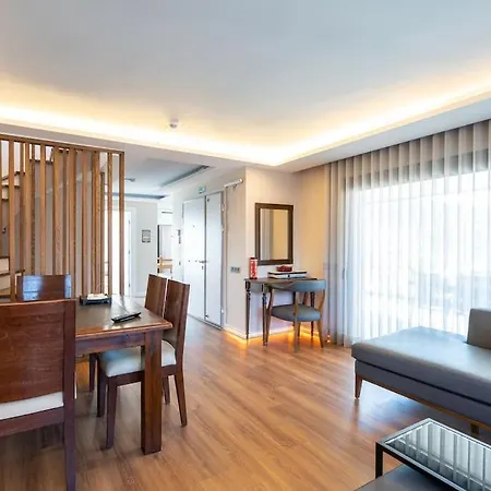Willa Cesme'de Ozel Havuzlu, Barbeku Alanli Villa-awz111 Çeşme