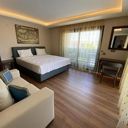 Cesme'de Ozel Havuzlu, Barbeku Alanli Villa-awz111 فيلة Çeşme