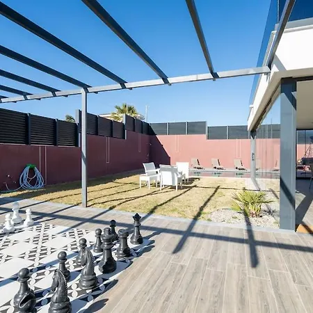 Cesme'de Ozel Havuzlu, Barbeku Alanli Villa-awz111 فيلة *
