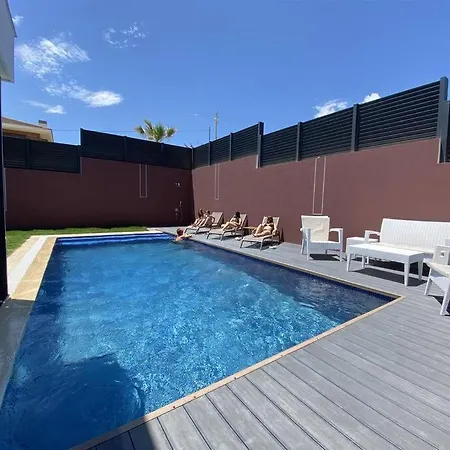 فيلة Cesme'de Ozel Havuzlu, Barbeku Alanli Villa-awz111